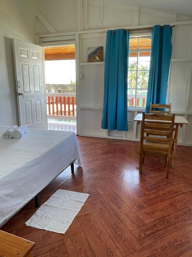 Christina´s Guest House Petite Île du Maïs Extérieur photo