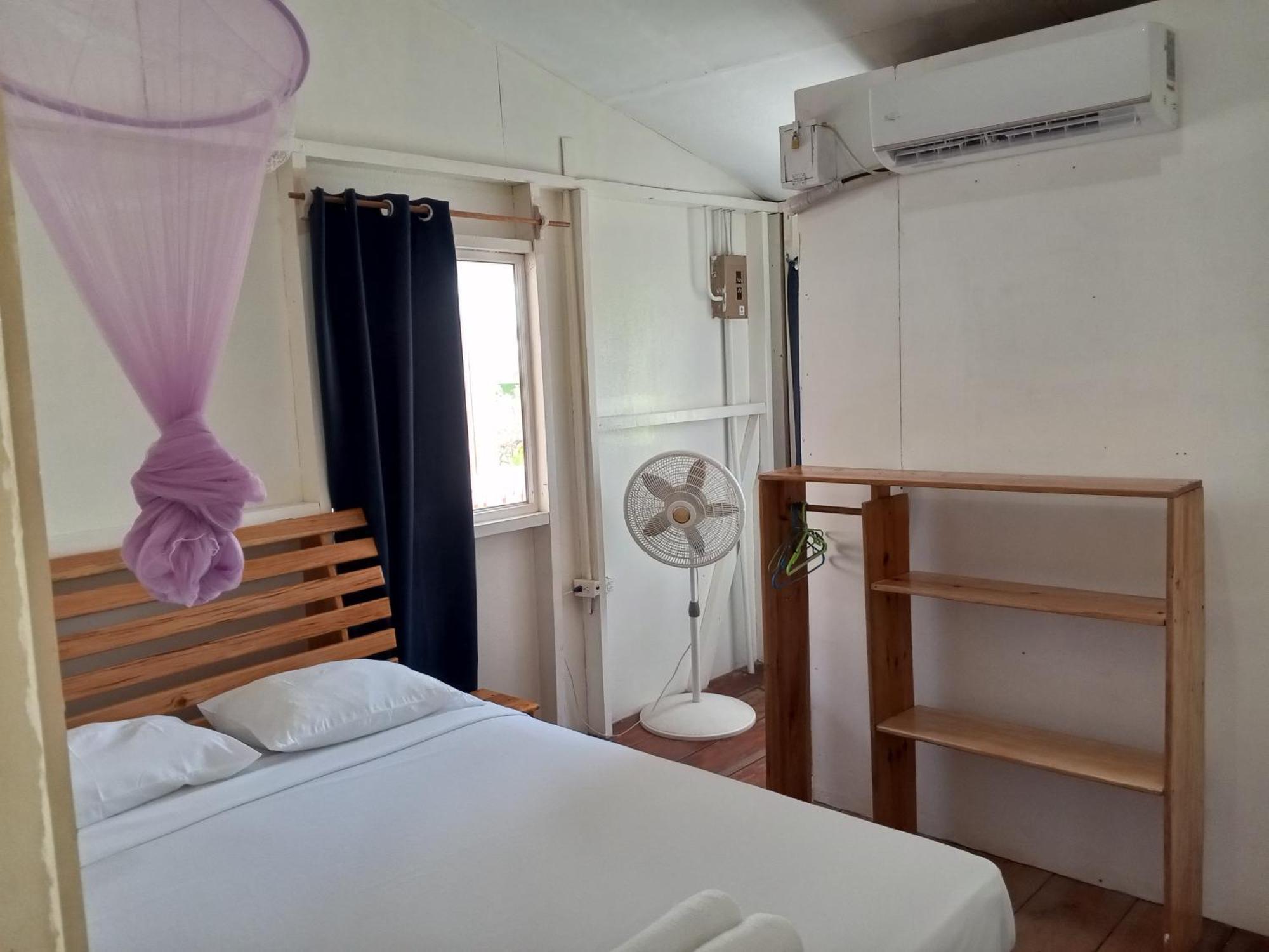 Christina´s Guest House Petite Île du Maïs Extérieur photo